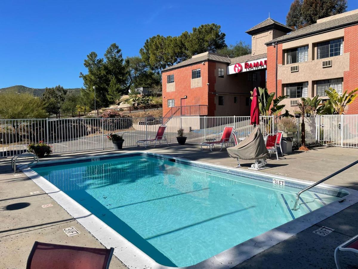 Ramada By Wyndham San Diego Poway Miramar Екстериор снимка