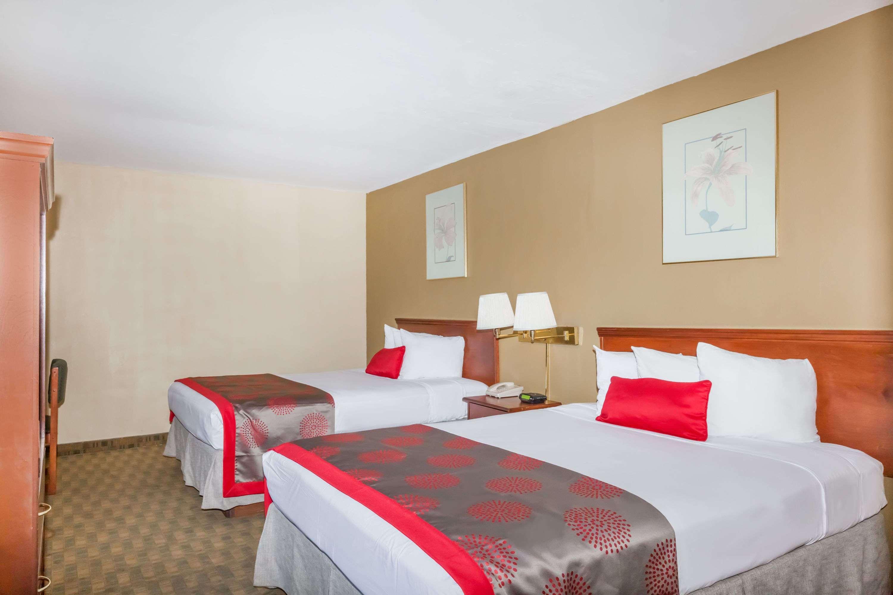 Ramada By Wyndham San Diego Poway Miramar Екстериор снимка