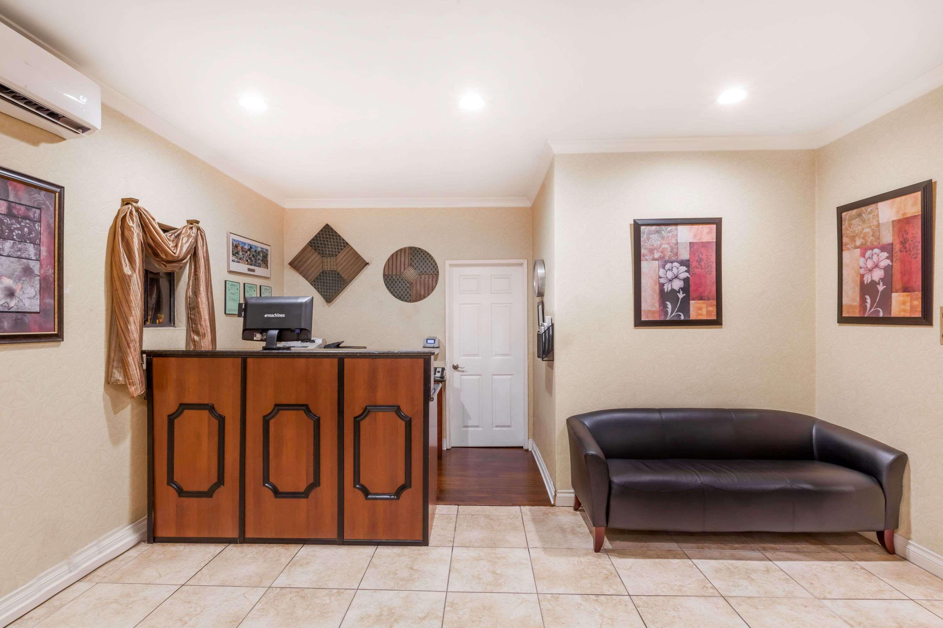 Ramada By Wyndham San Diego Poway Miramar Екстериор снимка