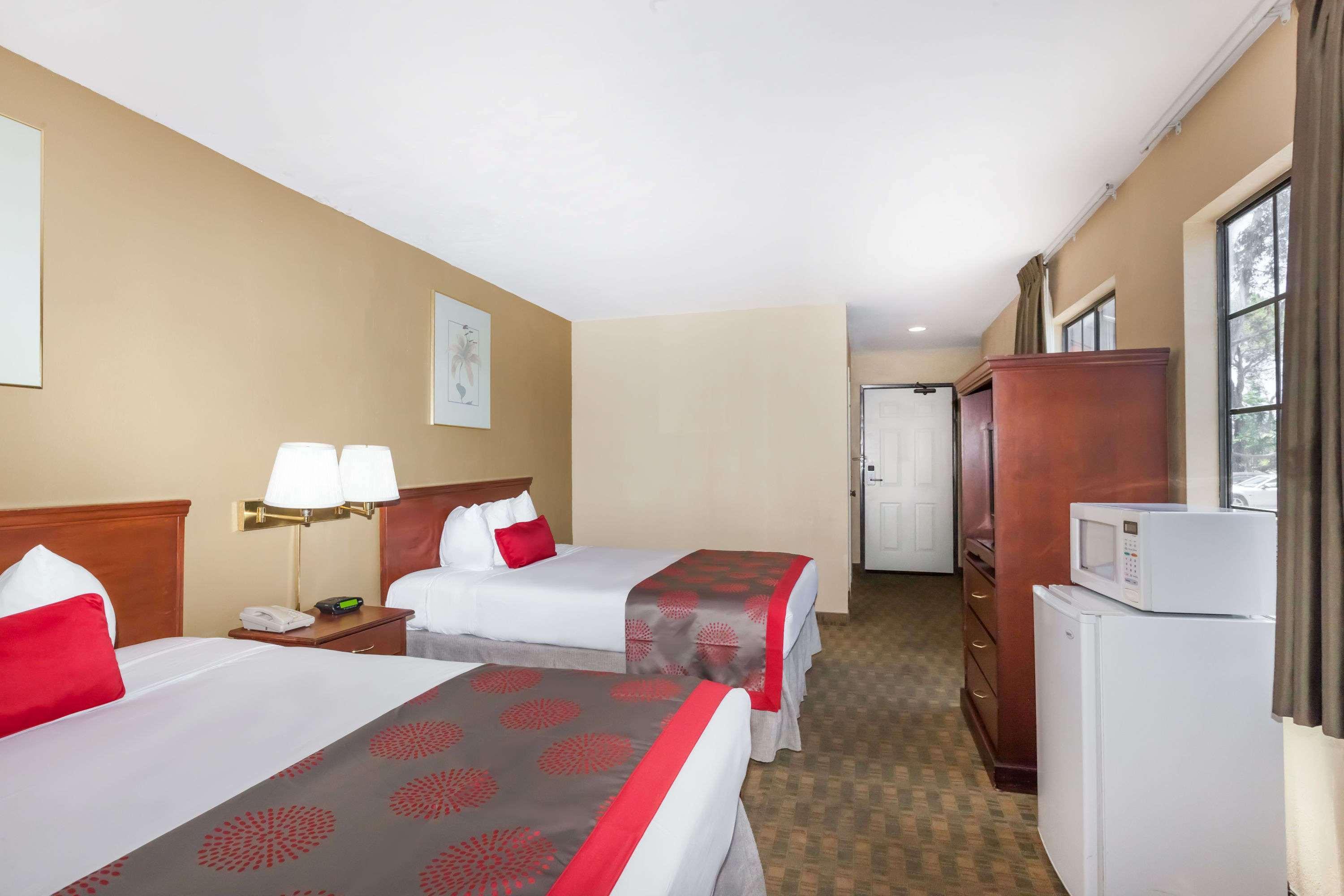 Ramada By Wyndham San Diego Poway Miramar Екстериор снимка