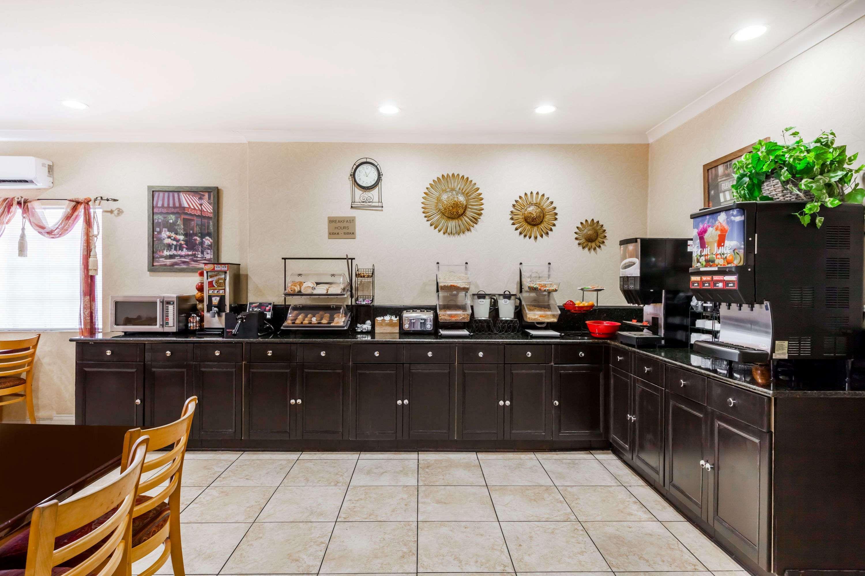 Ramada By Wyndham San Diego Poway Miramar Екстериор снимка