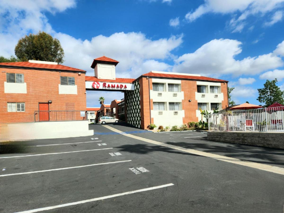 Ramada By Wyndham San Diego Poway Miramar Екстериор снимка
