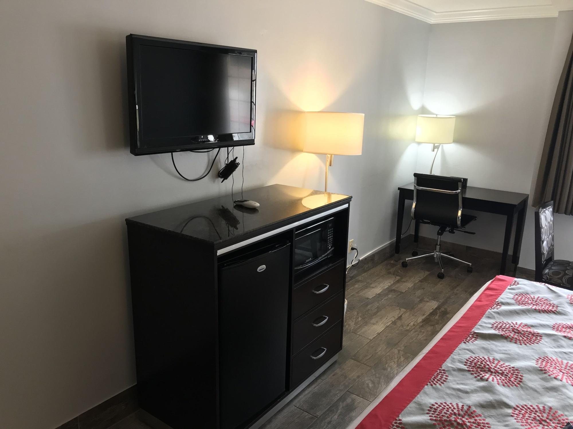 Ramada By Wyndham San Diego Poway Miramar Екстериор снимка