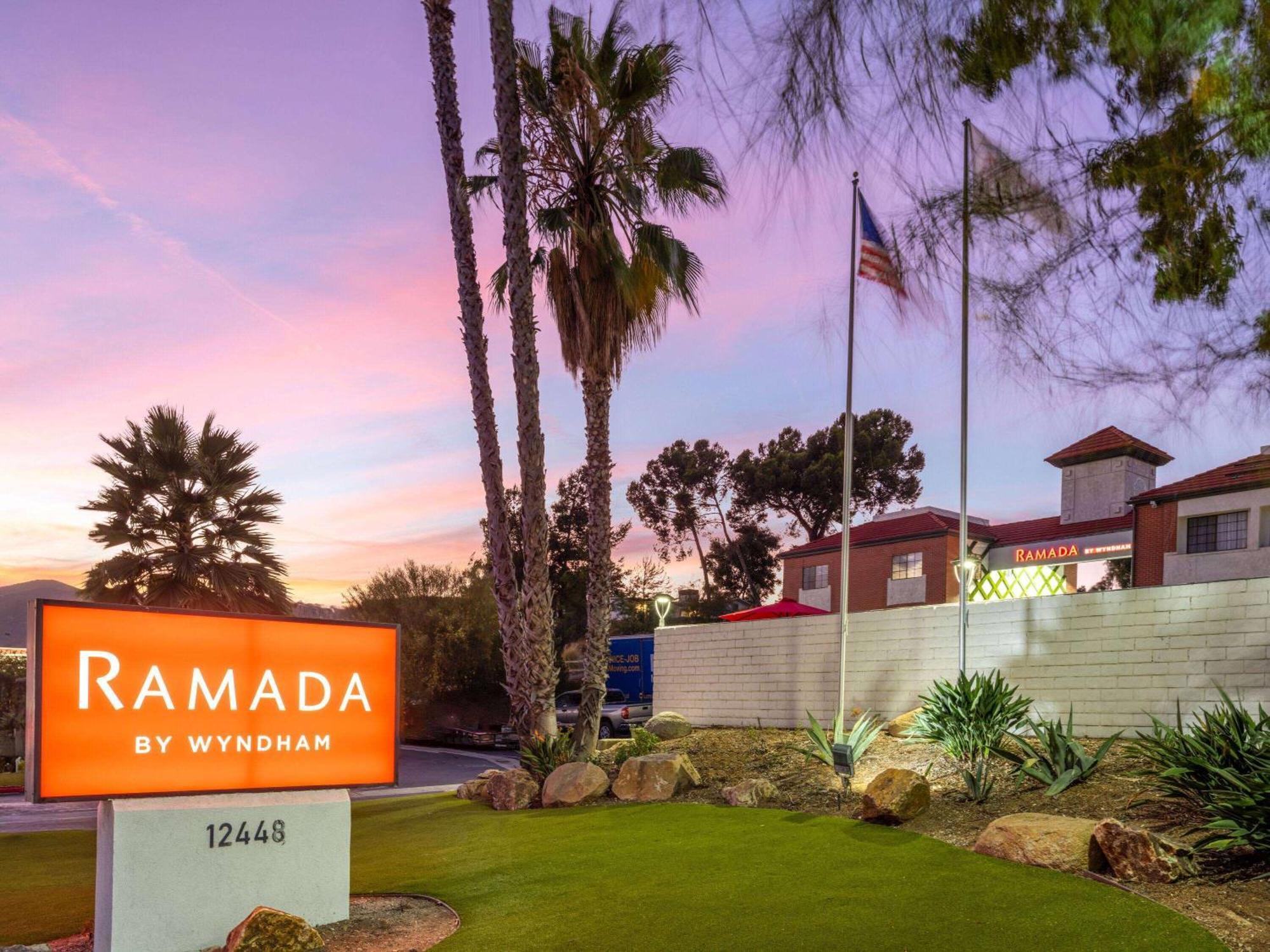 Ramada By Wyndham San Diego Poway Miramar Екстериор снимка